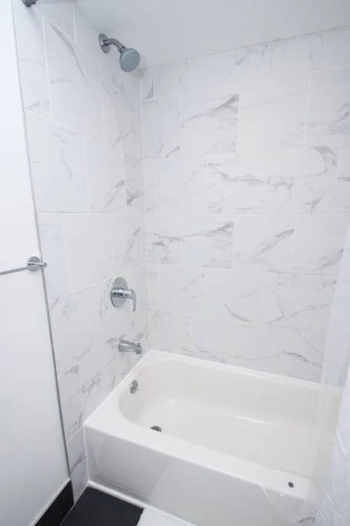 Fantastic Comfort! Downtown + Old City! Sleeps 5!