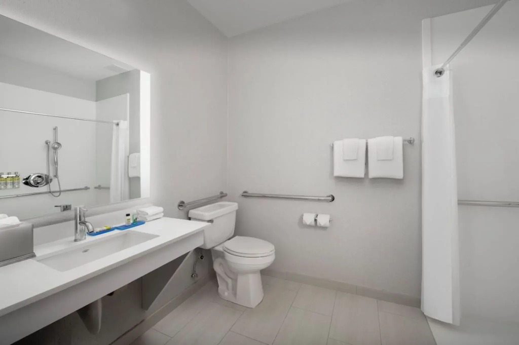 Holiday Inn Express Hotel & Suites Lander by IHG