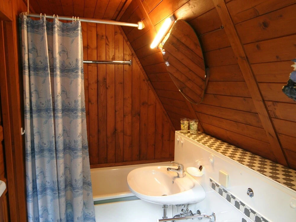 Wooden chalet with oven, in Oberharz near a lake