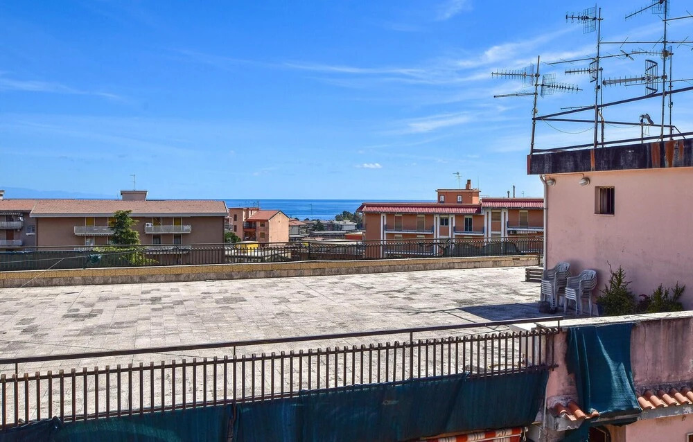 Stunning Apartment in Giarre With Wifi and 2 Bedrooms