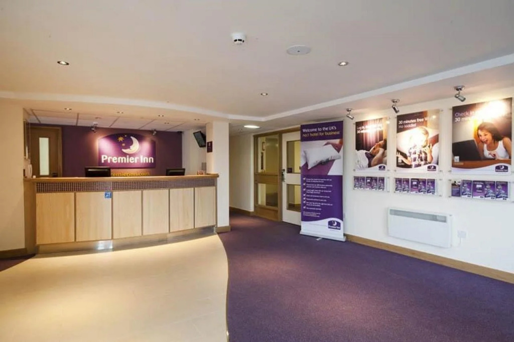Premier Inn Glasgow Newton Mearns (M77 J4)