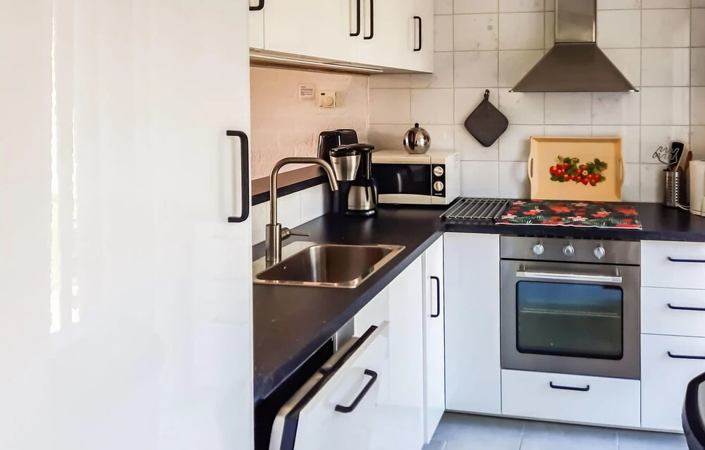 Amazing Home in Bruinisse With 2 Bedrooms and Wifi