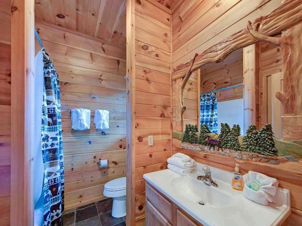 Smokerise Lodge 5 Bedroom Home with Hot Tub