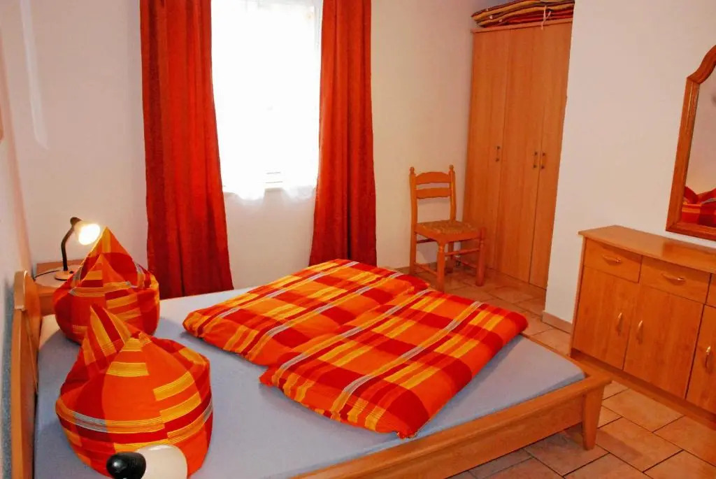 Ferienbungalow mit gro_em Garten i