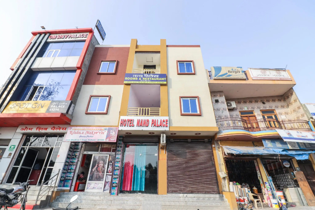 OYO 71057 Hotel Nand Palace