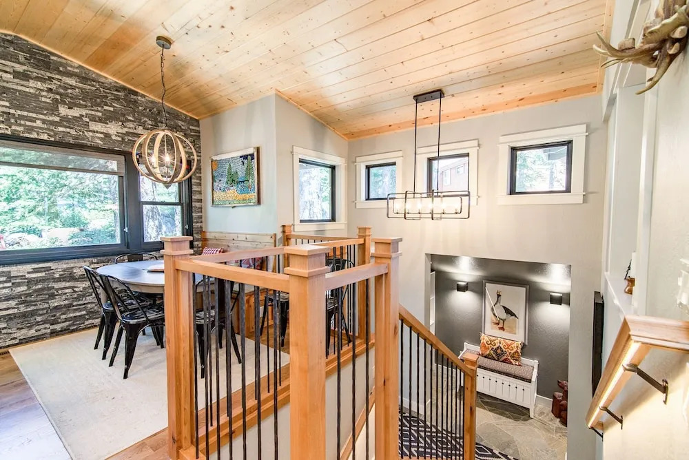 4br Lake View W/ Double Decks 4 Bedroom Cabin