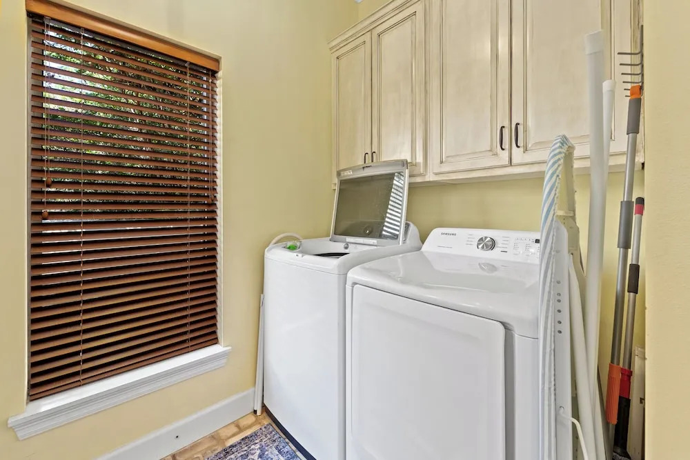West PCB Upscale Home w/ Splash Pool, Close to Beach, 3BR+Bunkroom, Golf Cart