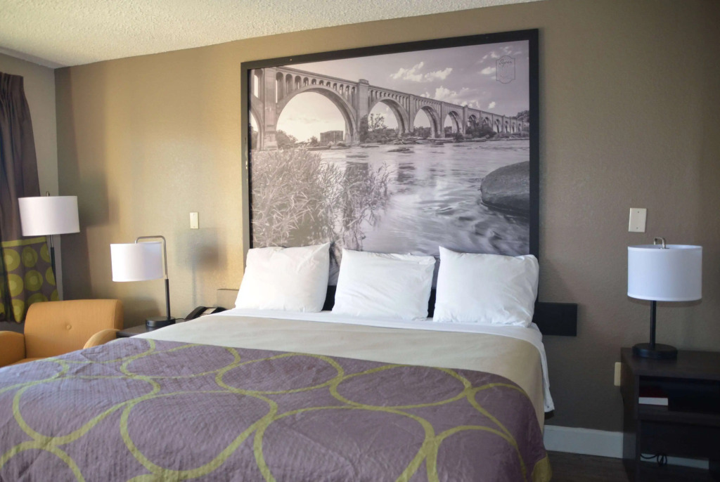 Super 8 by Wyndham Fredericksburg