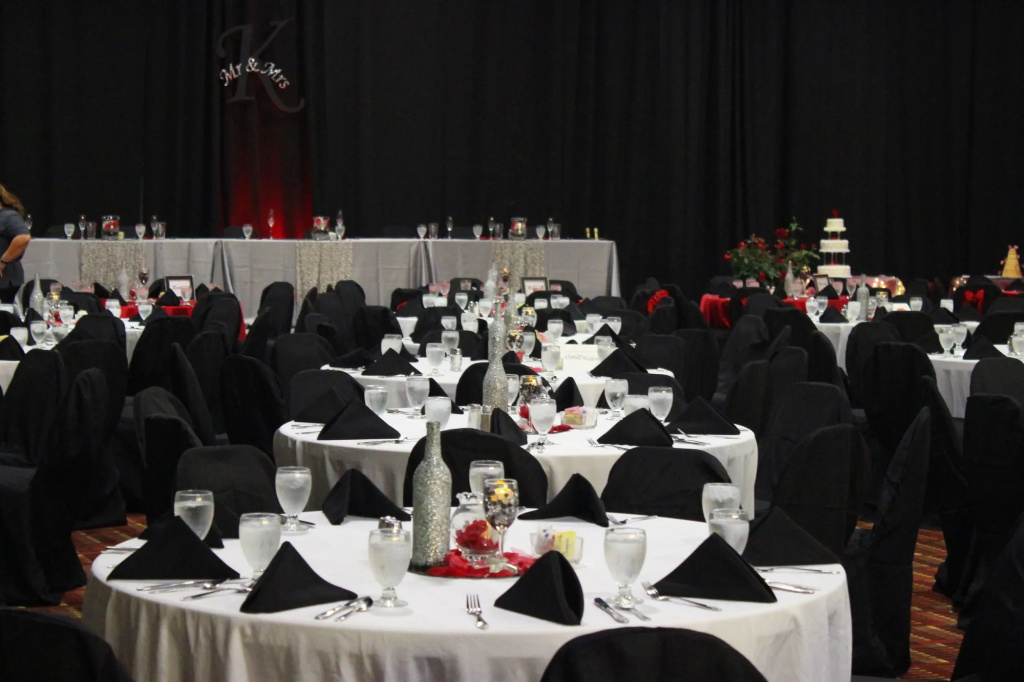 Grand Williston Hotel and Conference Center