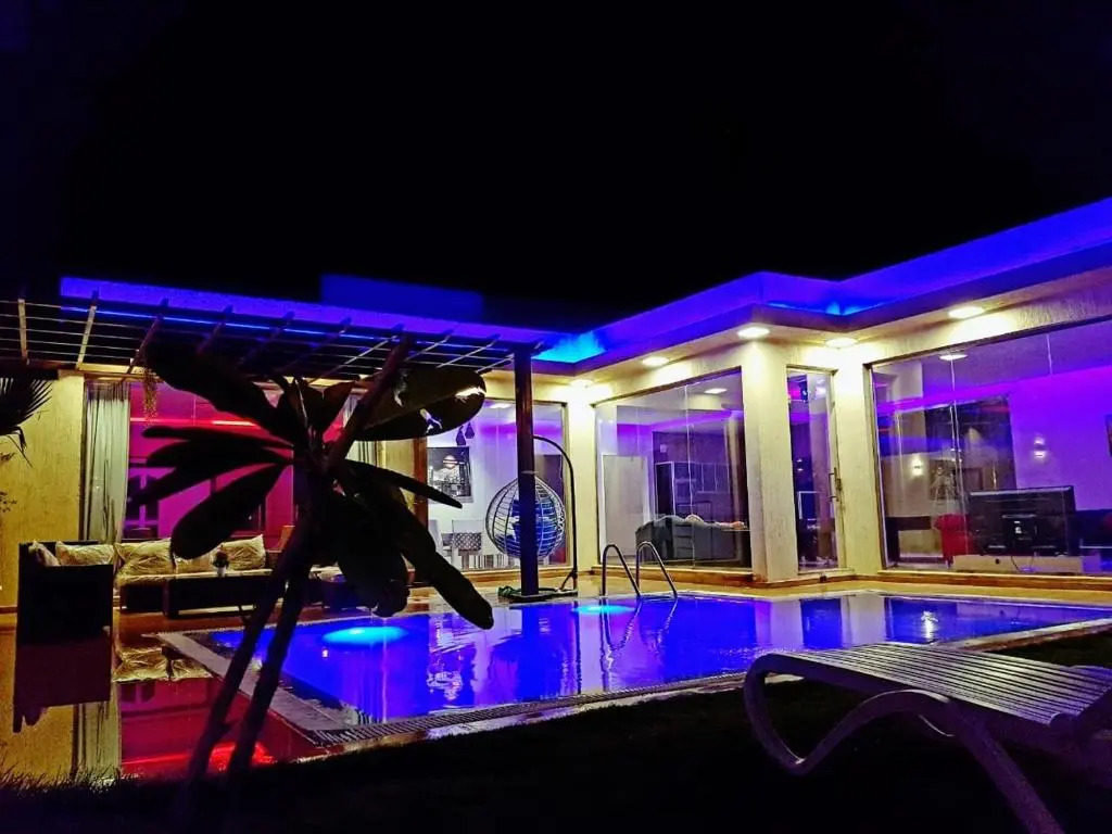 Mooyah resort