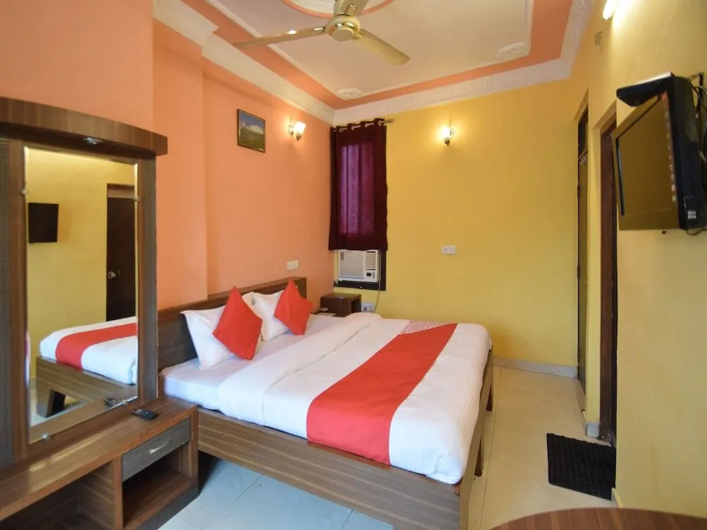 OYO 11637 Hotel Novelty