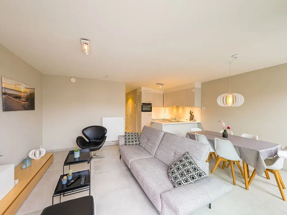 Modern Apartment With Spacious Terrace