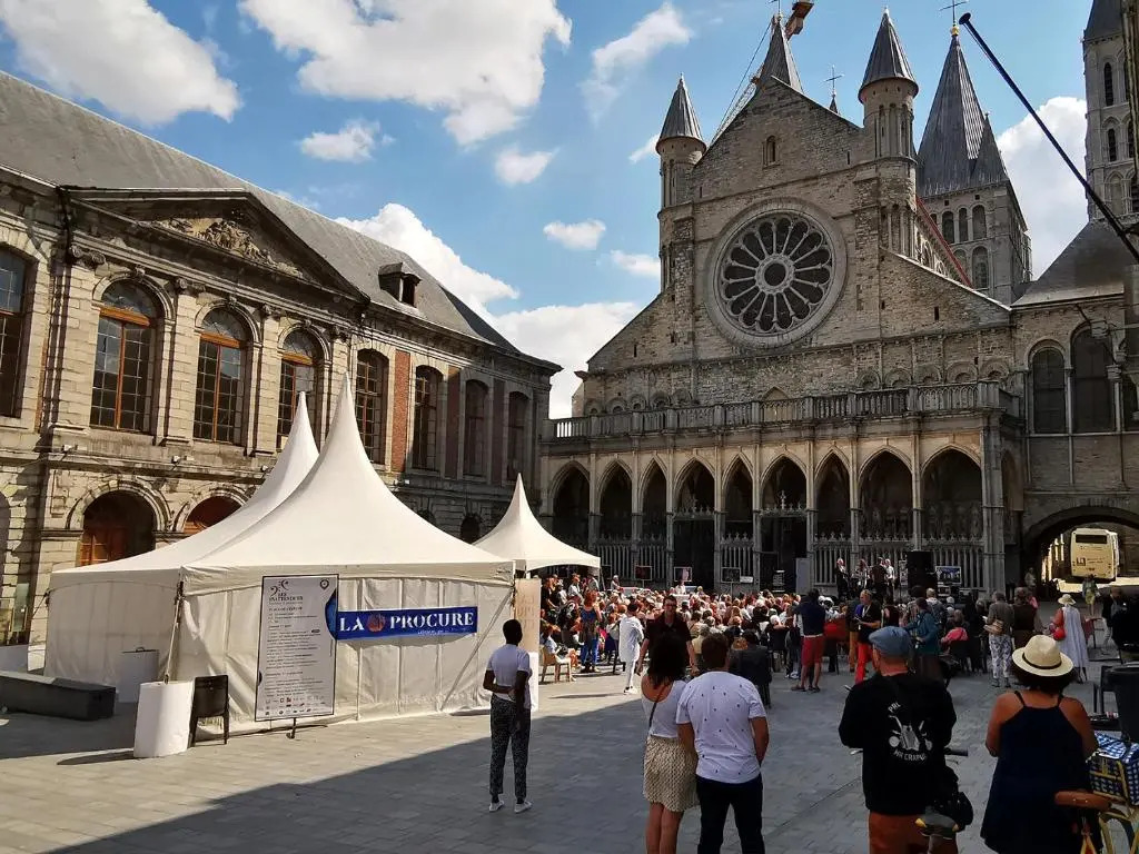 Appartement et parking privatif le long de l Escaut