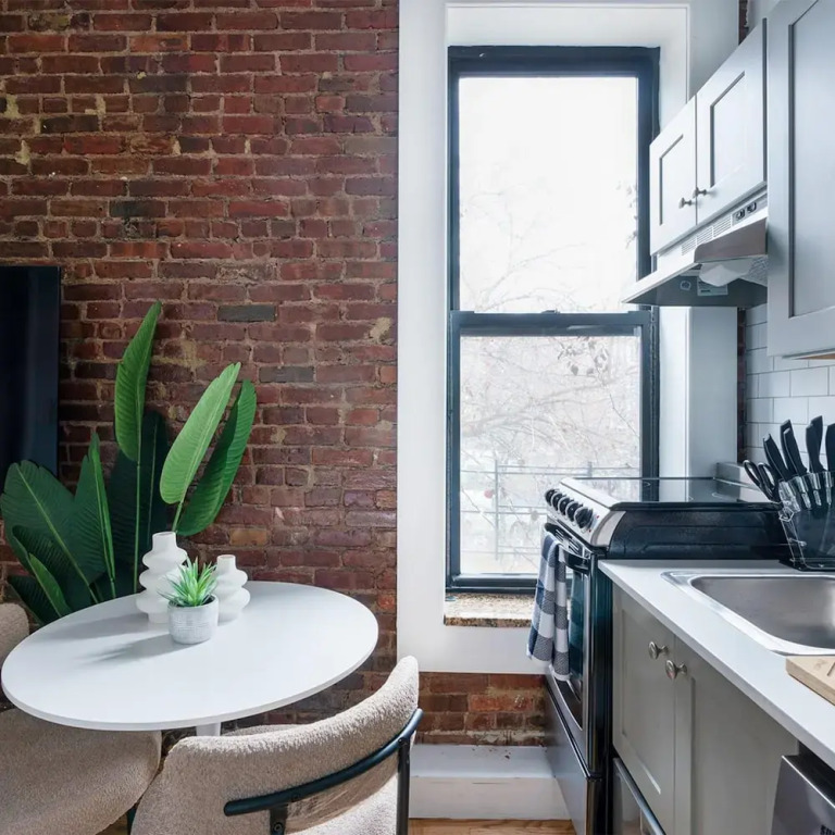 153-1g Newly Renovated 2BR Lower East Side