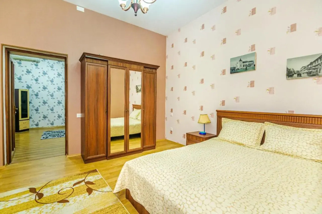 M Estate Targovu 2 room (009).