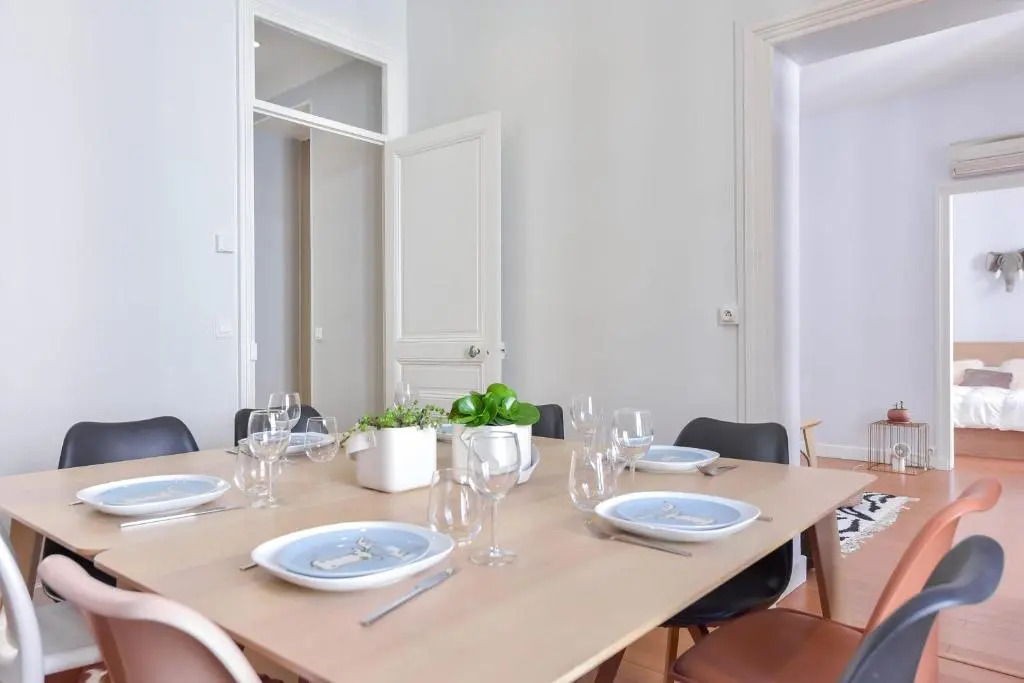 SERRENDY Fall in love Large 1-bedroom apartment 7min to Palais