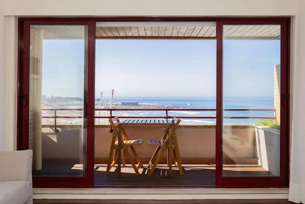 Liiiving in Matosinhos - Seaside Balcony Apartment