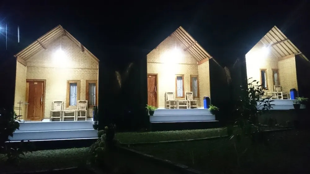 Aryasuta Bungalow