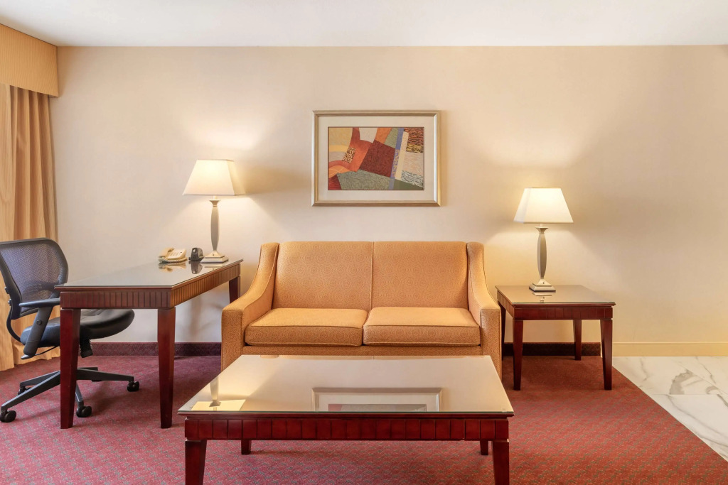 Best Western Plus West Covina Inn