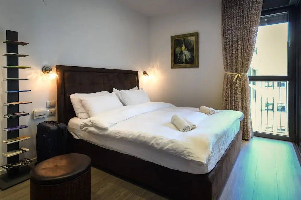 Luxury Levontin apt near Rothschild