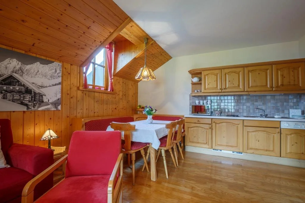 Landhaus Birgbichler - Apartments in Ramsau am Dachstein - inklusive Sommercard