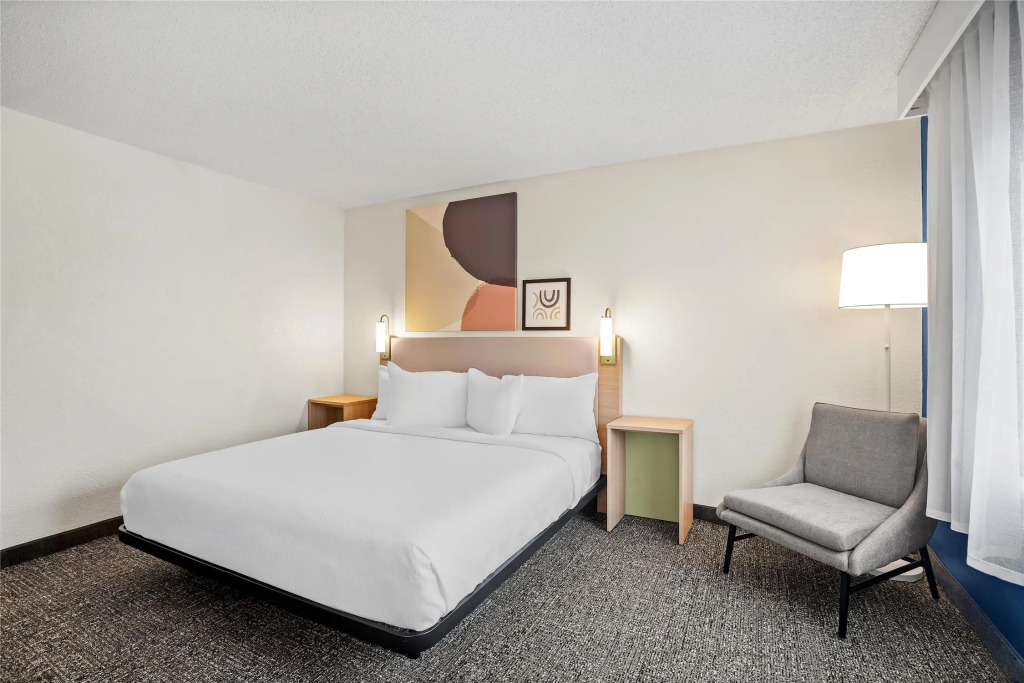Spark by Hilton Bettendorf Quad Cities