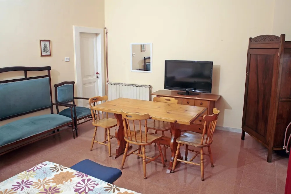 AG Home Adragna