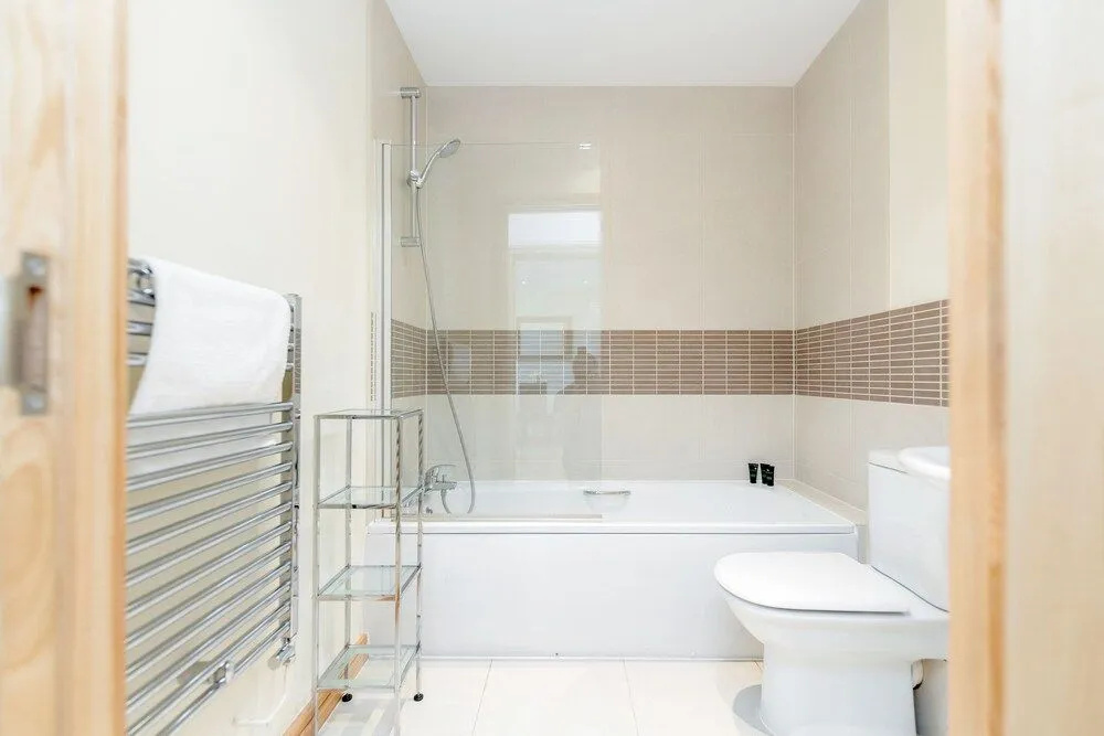 Roomspace Apartments -Westnye House