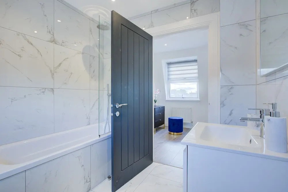 Contemporary 3-bed Apartment in Fulham, London