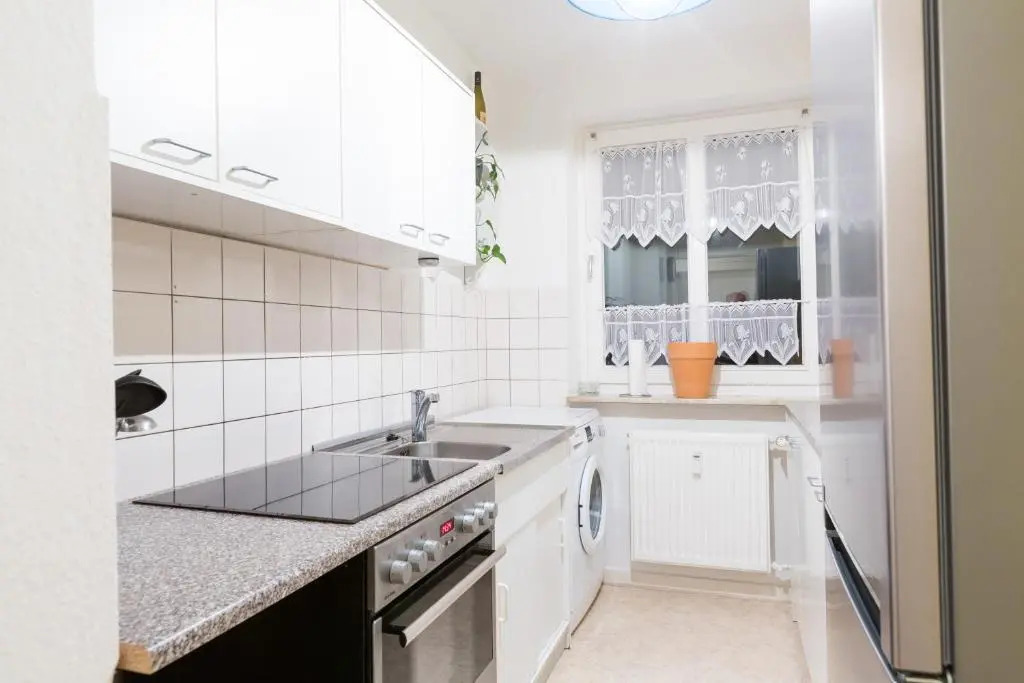 ZV2001 Private Apartments & Rooms near Exhibition Ground (room agency)