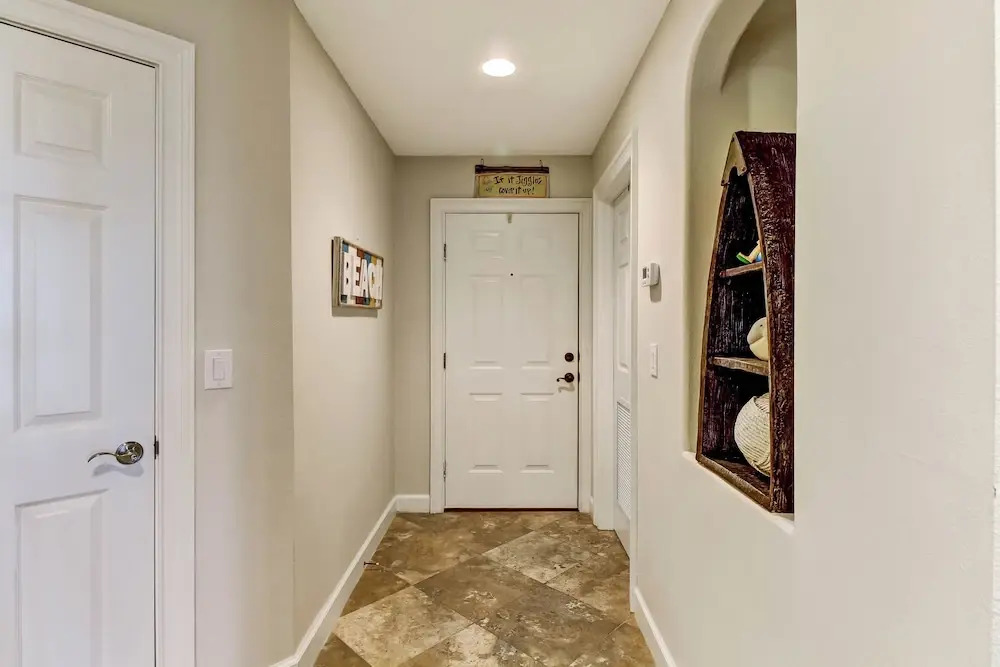 1 Block From the Beach, Next to Ft Clinch State Park and 2 Miles From Historic Centre Street