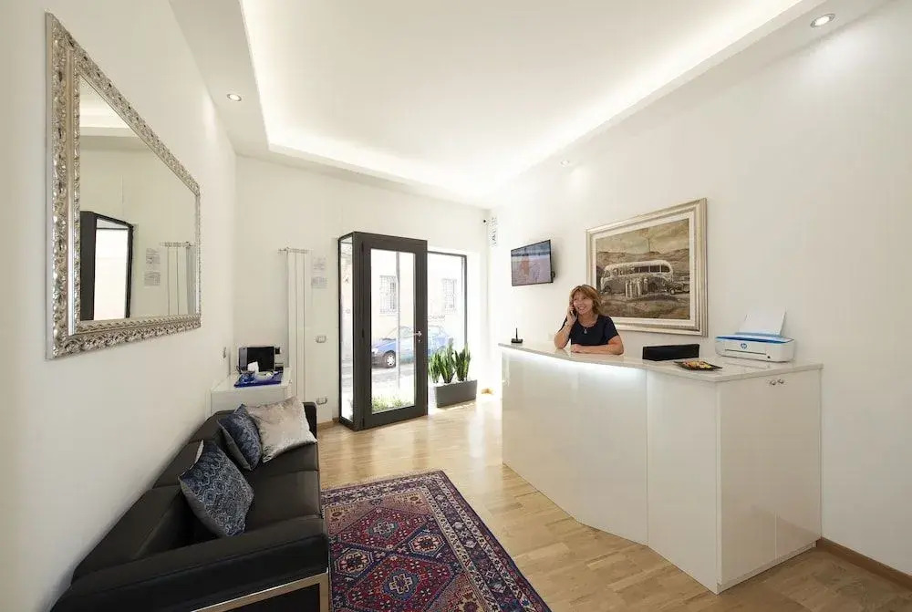 Monza City Rooms & Studios