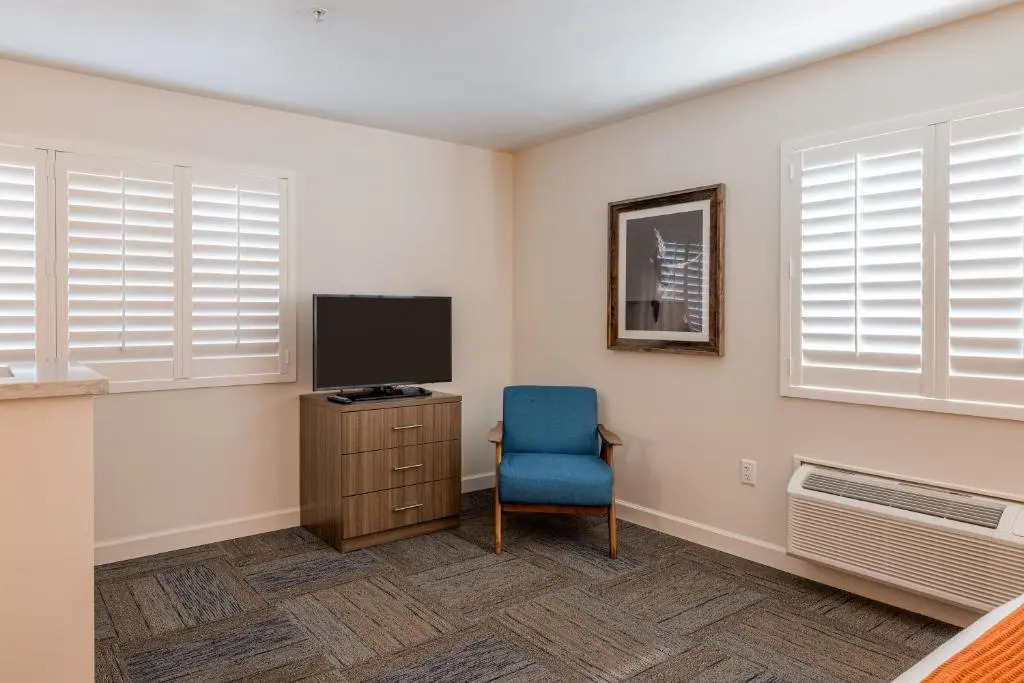 Inn At Moss Landing Point