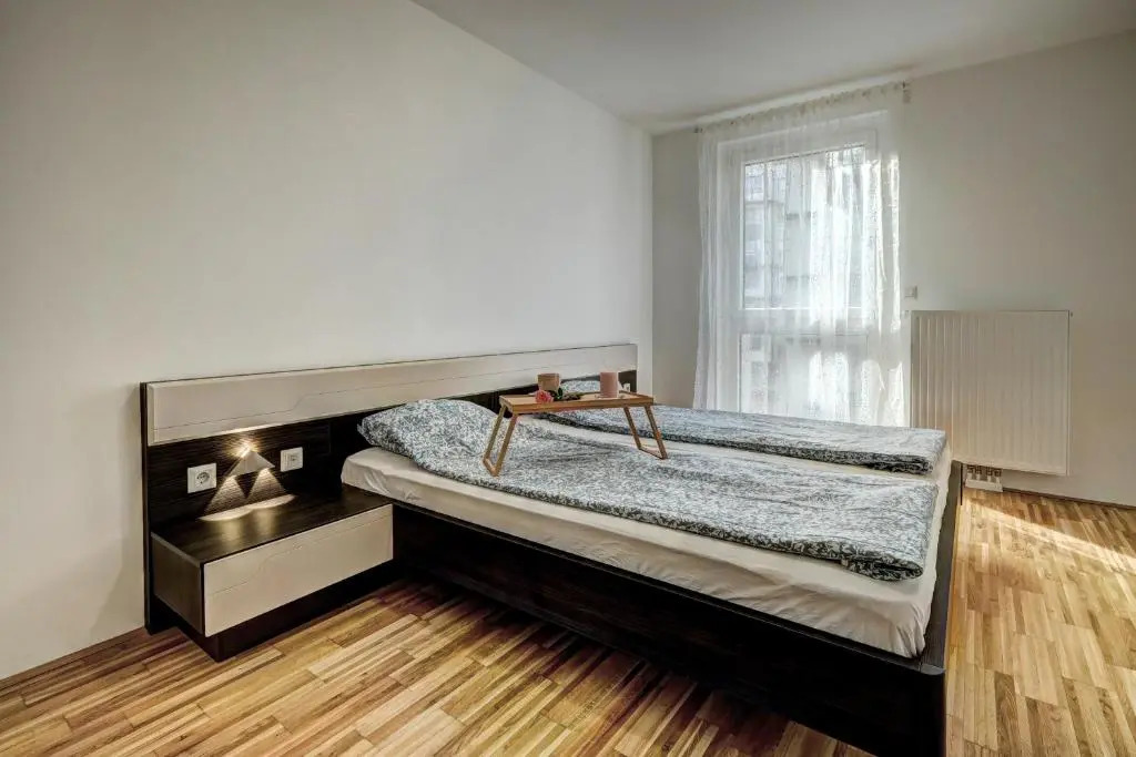 Carin Deluxe I