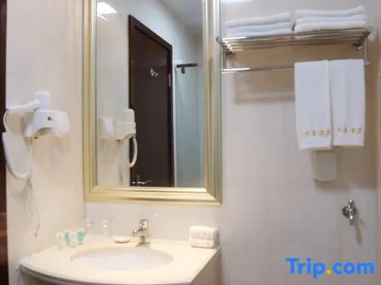 Yilong Apartment