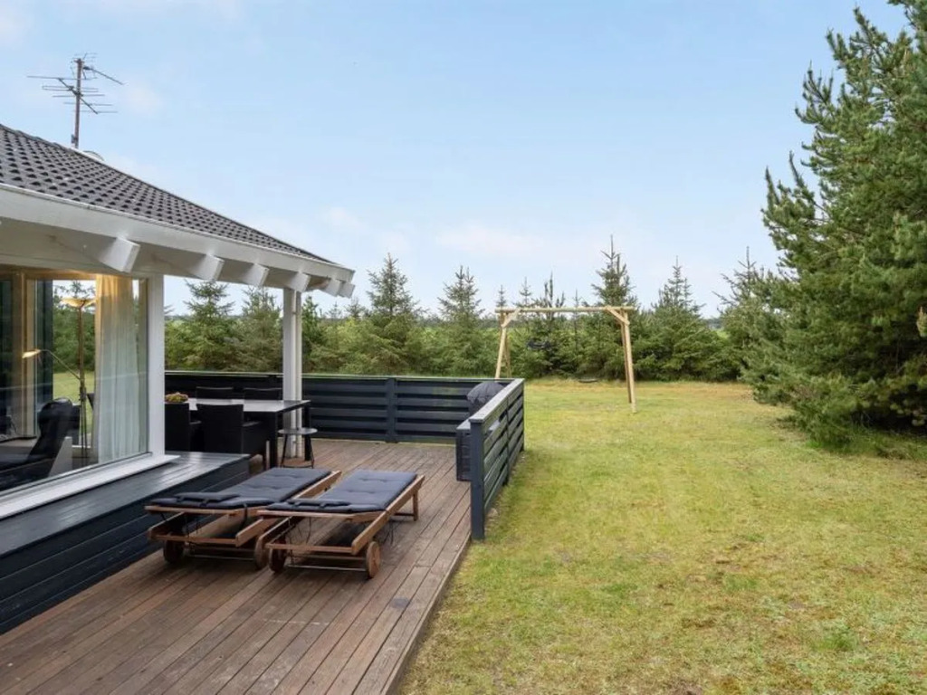 "Gorm" - 950m from the sea in NW Jutland