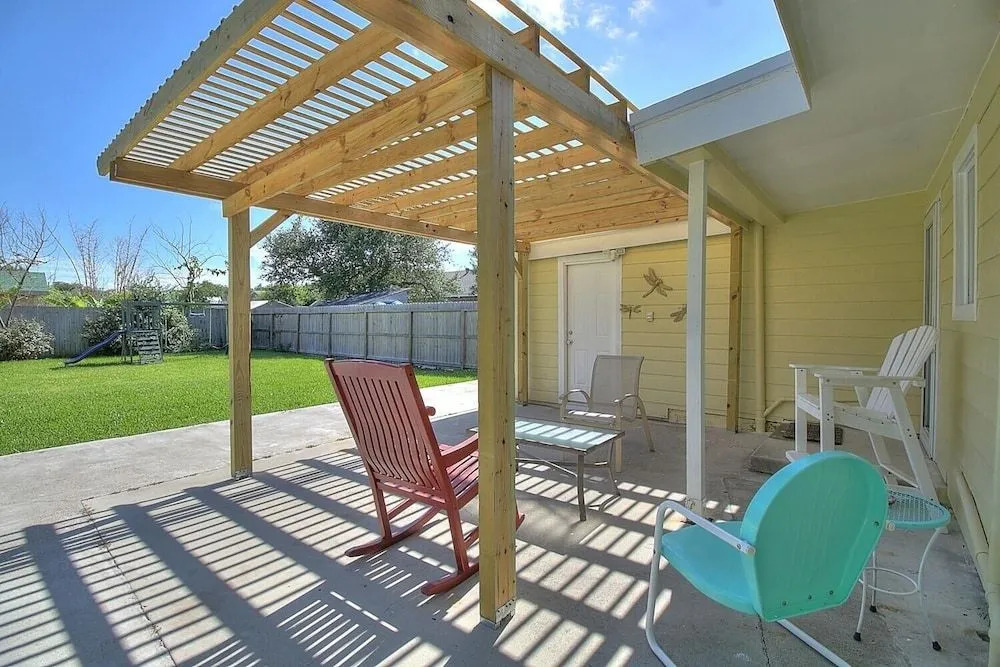 Sunfish Harbor 2 Bedroom Cottage by Redawning