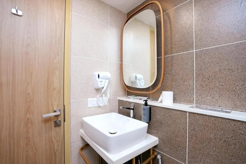 Hotel Limon & Banquet Sector 29, Gurgaon