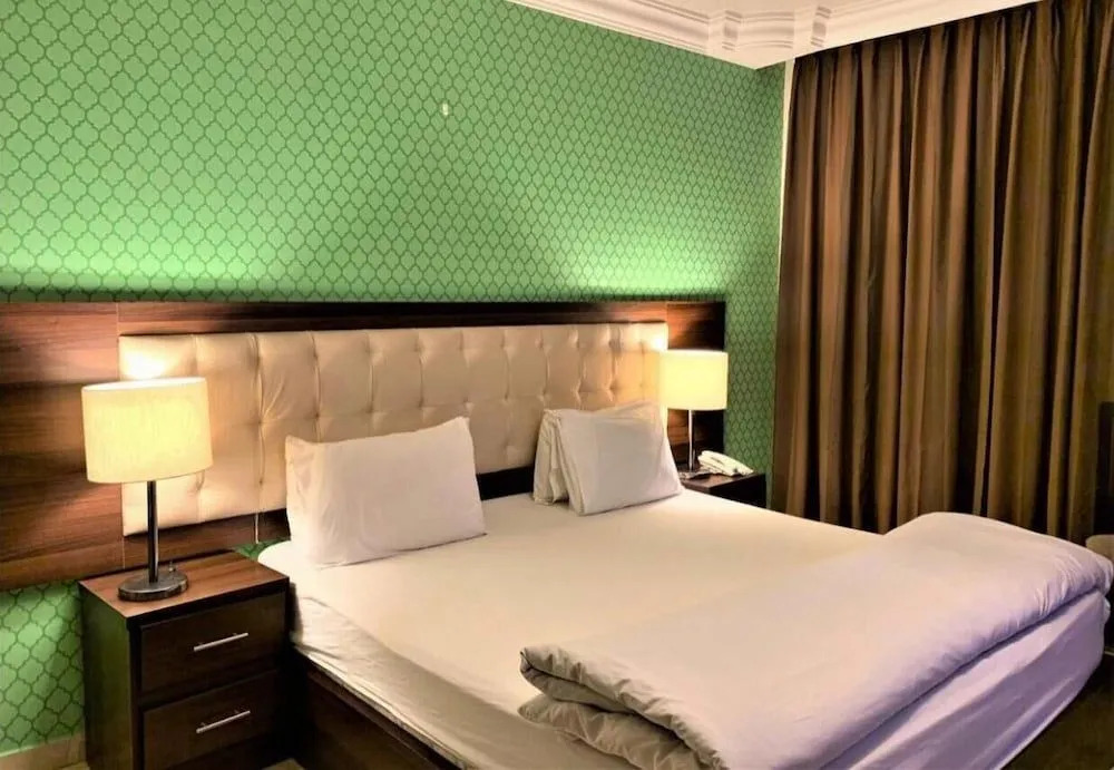 Lancaster hotel apartments