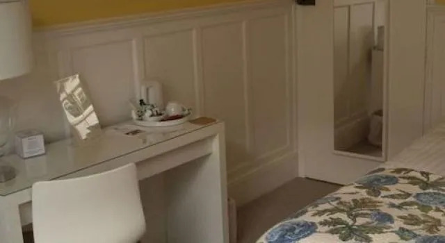 The Townhouse Hotel