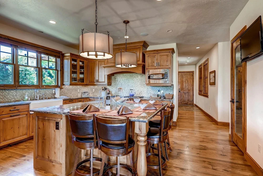 Snowtop Manor by Park City Lodging
