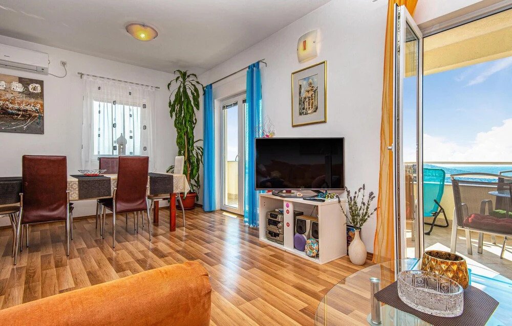 Nice Home in Sibenik With Wifi and 3 Bedrooms