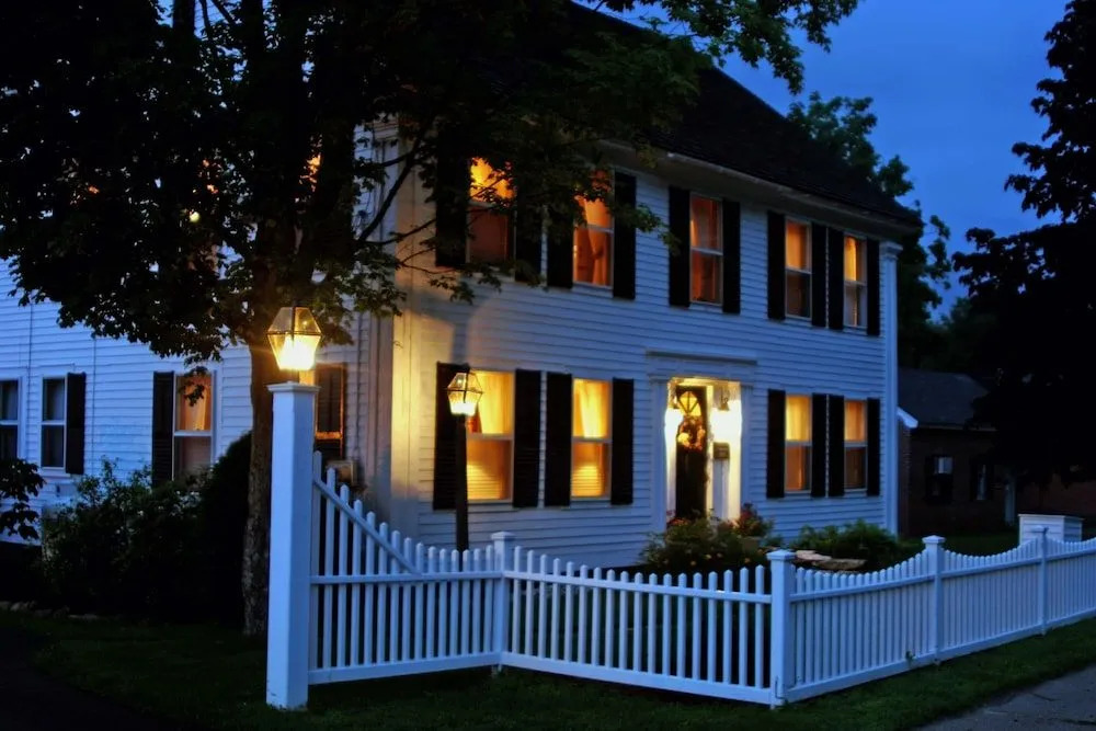 Three Mountain Inn