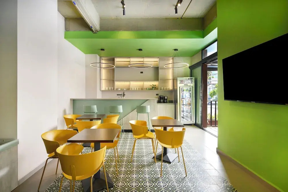 Hotel Attic 33