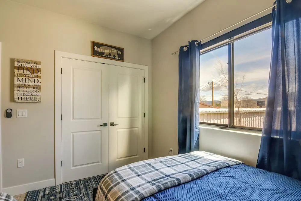Gateway to Zion! Modern Home in Historic Parowan