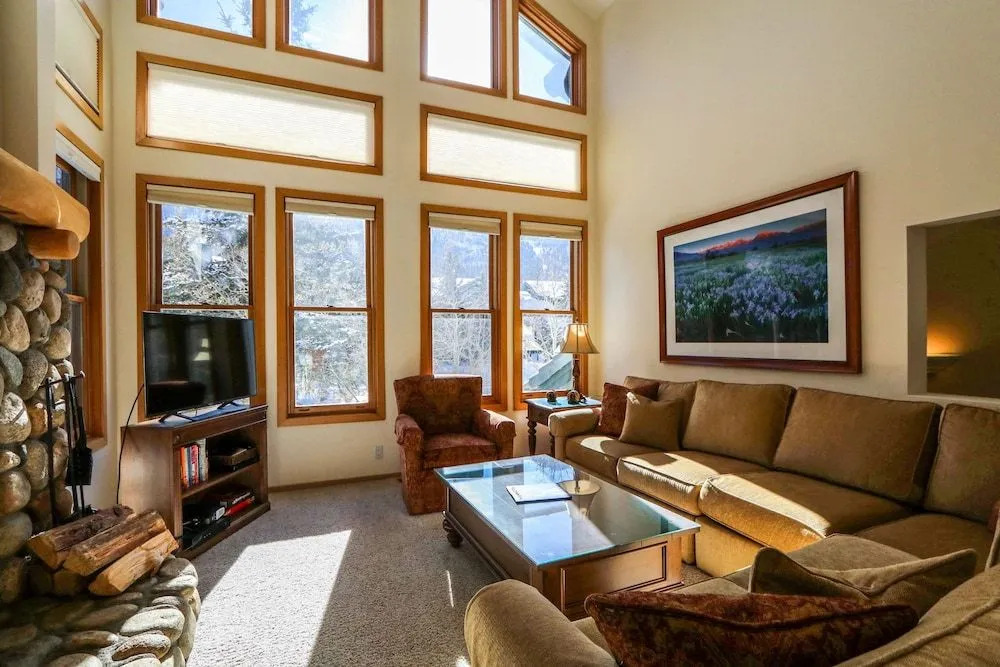 Snowcreek #880 3 Bedroom Condo by RedAwning