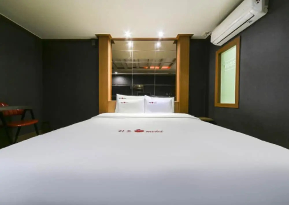 Heart Motel
