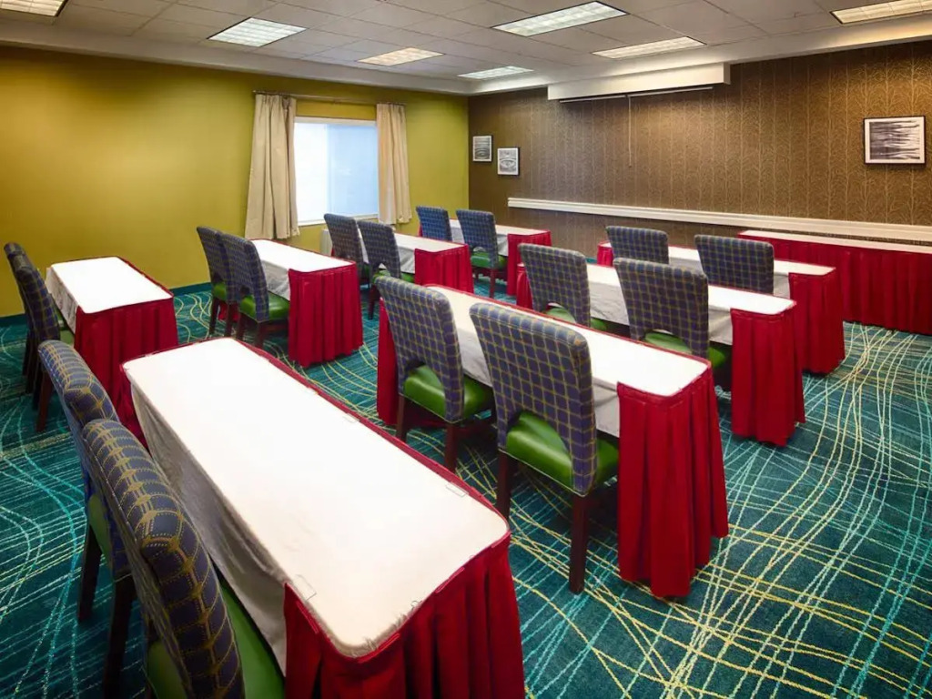 Holiday Inn & Suites Bothell an IHG Hotel