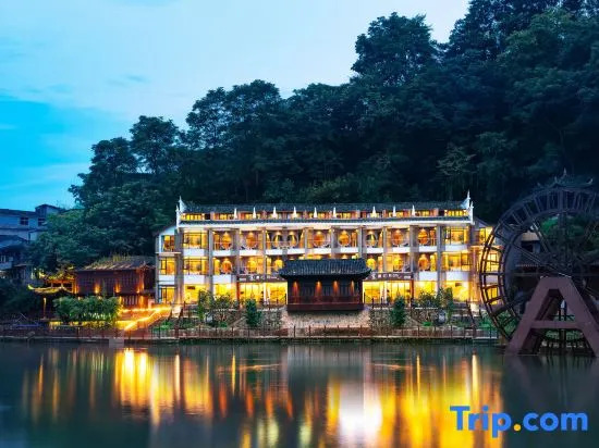 Zui Jiang Yue Smart River View Homestay (Fenghuang Ancient Town Tuojiang Yunqiao)