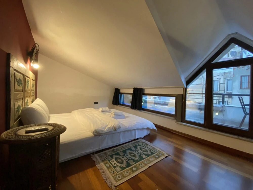 Dreamy Duplex Flat With Terrace Near Galata Tower